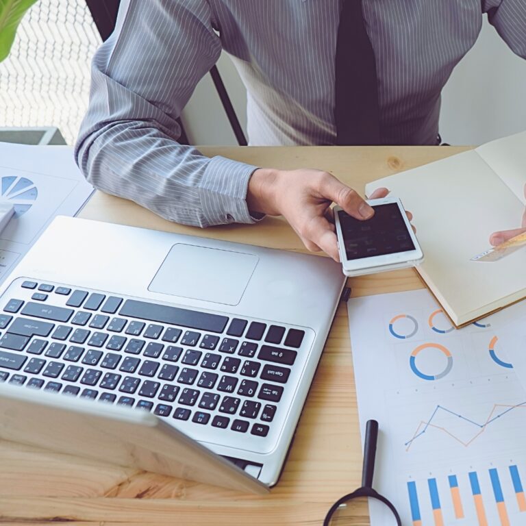 Linia de credit pentru scontări vs Credit de trezorerie: Care este diferența?